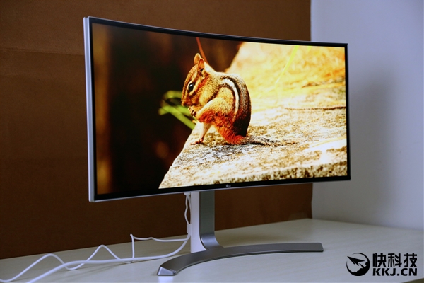 全球首发！LG 21:9曲面超宽显示器图赏：一眼被惊艳
