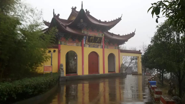 浙江义乌古寺——龙山寺