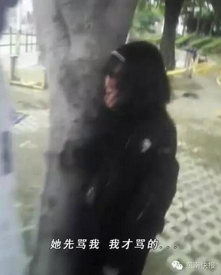 福建2名初三女生暴打学妹 满嘴脏话逼其跪下(图)