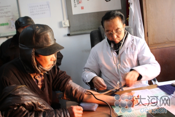 鲁山县马楼乡卫生院周海涛 群众心中的爱心专家(图)
