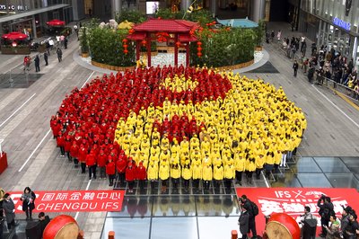 千人太极拼图现场图片