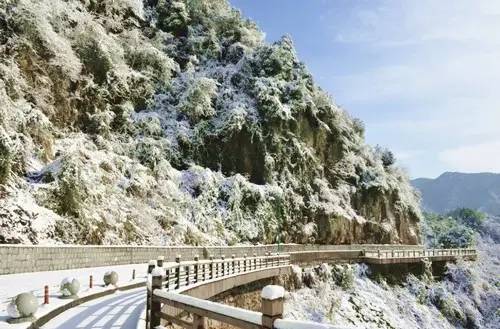 戴村云石狮山雪景 郑剑平 吴利萍/摄