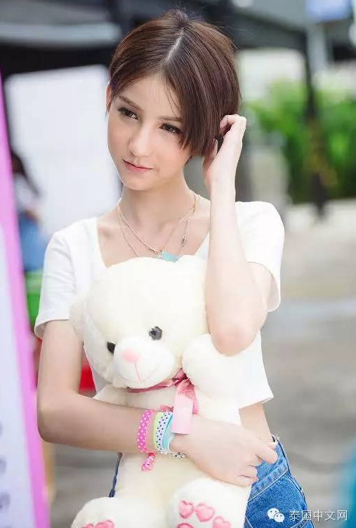 泰国美人妖彻底变性 成真正"女人(组图)