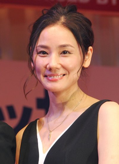 吉田羊获最佳首饰奖暴露年龄笑称对工作更有利 搜狐娱乐