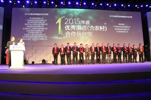 2015年,面对通信行业大环境的转变,海信手机迅速开启营销转型,确定并坚定的执行
