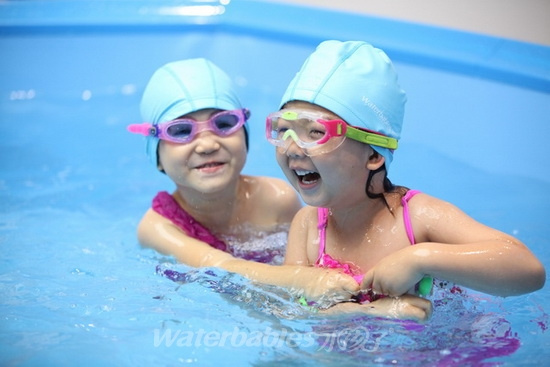 水孩子水育早教:婴儿游泳与早期教育的完美结