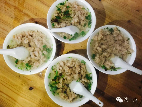 九层糕米面层和肉丸,这座小