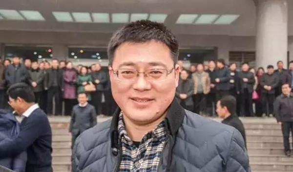 驻马店一村官当上,清华大学都来看他上蔡