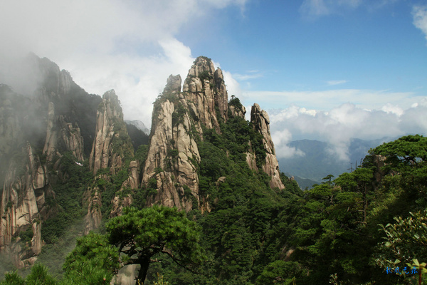 那年走过江西的俊秀山峰和徽印村落