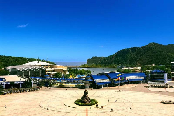 在当前大连市正全力创家旅游休闲示范城市之际,中山区老虎滩街道