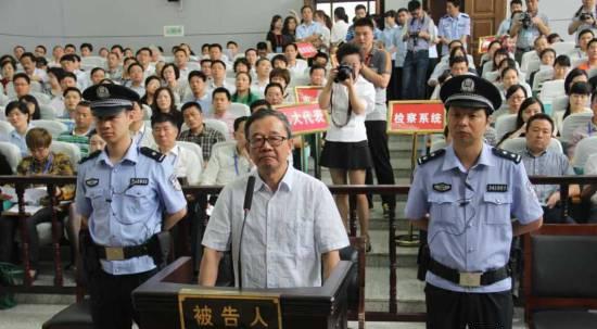 2015年5月27日，杨阳在芜湖市弋江区法院受审。 图片来自网络