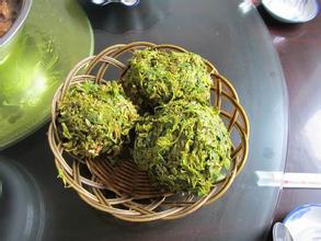 山珍海味吃腻了,来个野菜团子尝尝吧!