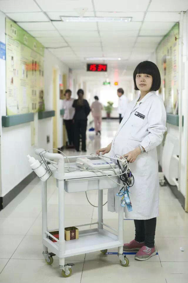 “老父挂号见医生儿子,相见只为让你歇会儿”刷爆朋友圈 评论戳中泪点
