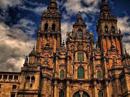 西班牙 北部圣地亚哥   ●创立时间:15世纪   ●学校性质:公立大学