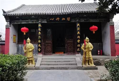 开封除了有清明上河园,有宋代古城遗址,还有全国四大名镇之一的朱仙镇