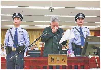 被告人阳宝华向法庭作最后陈述。阳宝华真诚认罪,数次哽咽、流泪。阳宝华表示:“起诉书对我起诉的基本事实,我没有异议,面对自己的所做所为,我应当承担这个责任。我知罪,真心认罪悔罪,并接受依法对我的惩罚,服从依法判决。