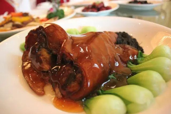 在深圳最顶级的五星级酒店吃年夜饭是怎样的体
