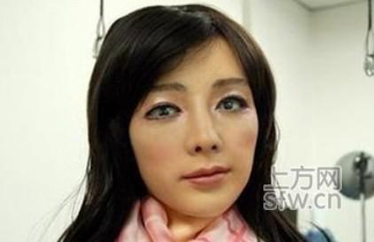 科学家是不是一直单身太久了,所以说别说是女人,只要是个异性就好了,除了实用性之外,价格也是一个大问题,现在一个智能机器人售价至少需要30万元,你说作为一个屌丝有30万,我干嘛去买个机器人呢。