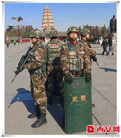西安网讯 记者 邓勇 编辑 徐旻禾春节期间,武警西安支队每天组织警力