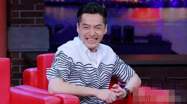 胡歌萌萌哒.胡歌微笑.胡歌录《金星秀.胡歌看提问牌.