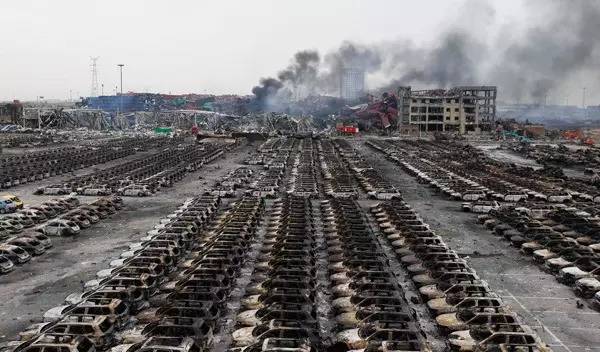 经国务院调查组调查认定,天津港ˇ112"瑞海公司危险品仓库火灾爆炸