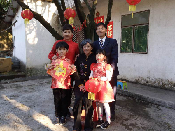 新生代演员辛雪辉担任男一号,中国文艺家协会会员,国家一级编导郭万金