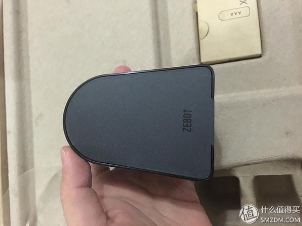 一只蠢萌扫地机器人的自白:你好,我是智小兔!