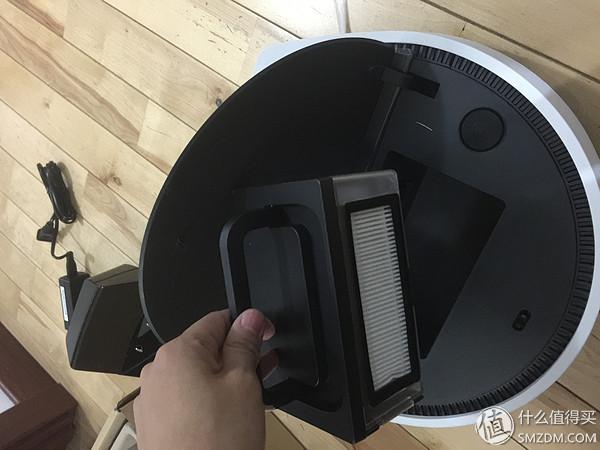 一只蠢萌扫地机器人的自白:你好,我是智小兔!