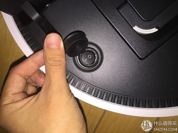 一只蠢萌扫地机器人的自白:你好,我是智小兔!