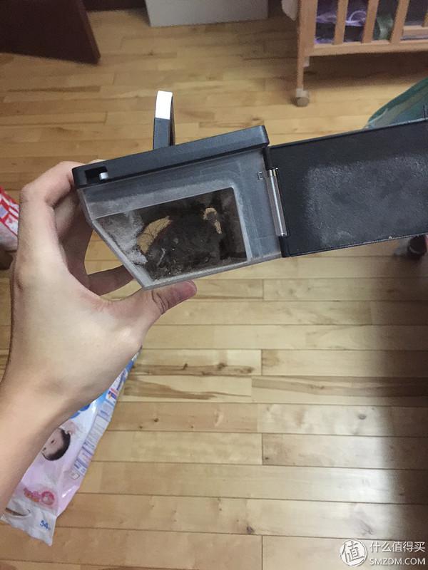 一只蠢萌扫地机器人的自白:你好,我是智小兔!