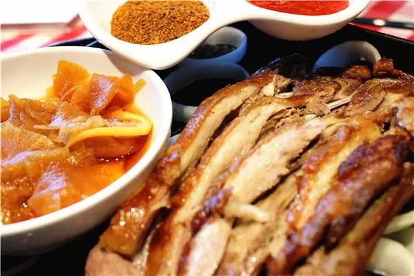 过年来西贝,品尝草原的牛羊肉,乡野的五谷杂粮,让您欢度健康幸福中国