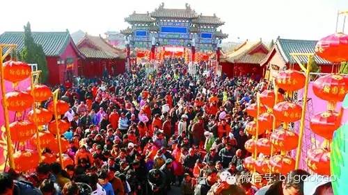 厂甸庙会与南京夫子庙,上海城隍庙,成都青羊宫并称为中国四大庙会.