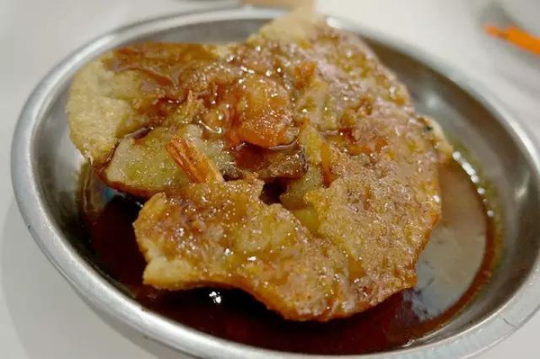 潮汕小食番薯烙猪脚圈鲎粿猪肠胀糯米