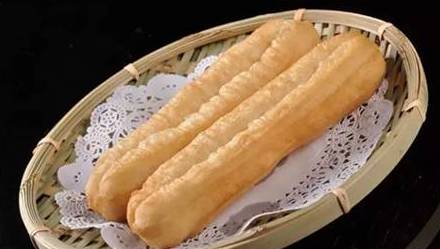 为啥油条非要两根一起炸原来是有原因的