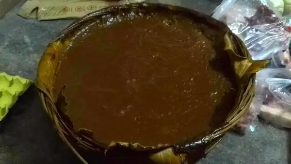 美食 正文  甜粄的配料很简单——糯米粉加黄糖——但在客家传统食品