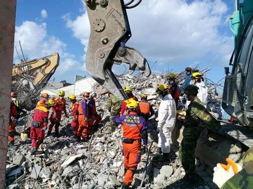 台湾地震罹难者三分之一为学生 灾损达2.1亿台