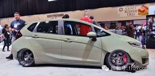 飞度曾经是号称"最便宜"的自动挡小车,不仅实用,而且在空间设计上更