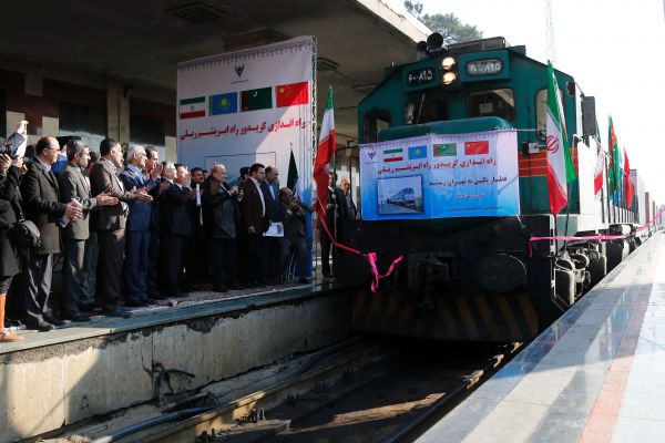 外媒:中国丝路列车首抵伊朗 铁路将延至欧洲