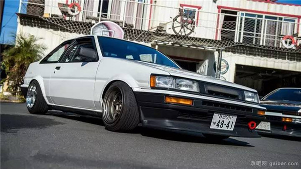 传奇永远不死,丰田花冠ae86 levin