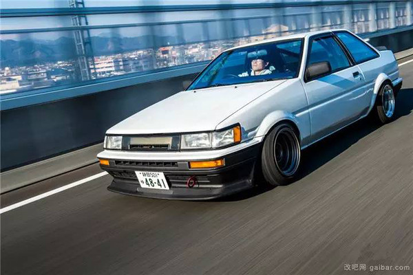 传奇永远不死,丰田花冠ae86 levin