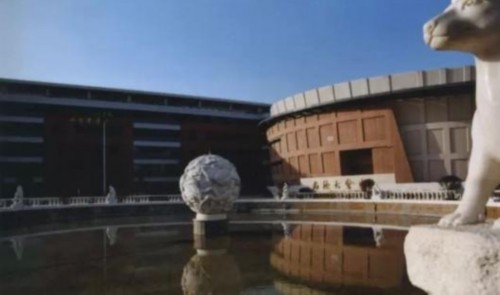 上海尚德实验学校配置非常强大这是一所幼儿园,小学,初中到高中的十五