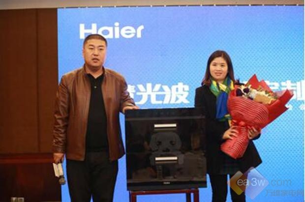 小米粉丝营销的成功,使得几乎所有的传统企业都把目光投向了粉丝。走的远就得拥抱互联网、培养粉丝,持续与粉丝