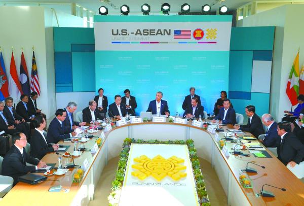 当地时间2月15日至16日,美国和东盟国家领导人非正式会议在美国加州兰乔米拉市的安纳伯格庄园召开。