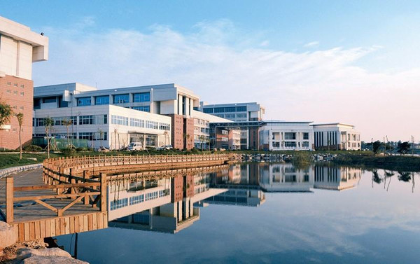 临沂大学校园由edsa公司设计而成,是占地面积最大的学校.