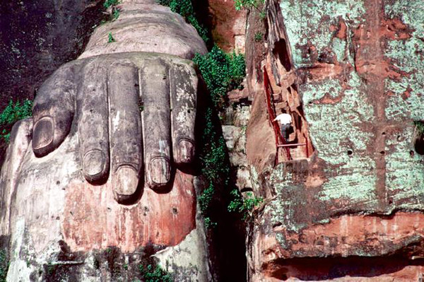 乐山大佛·1980年【bruno barbey】