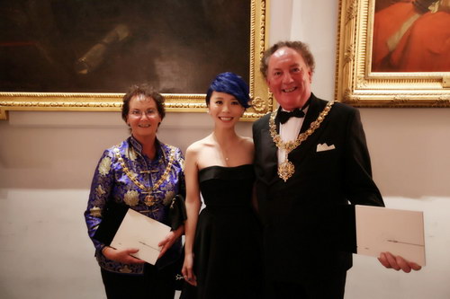 黄雅莉受邀剑桥新年晚宴 与市长相谈甚欢