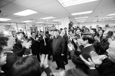 19日上午,习近平总书记到人民日报社调研 图/新华视点