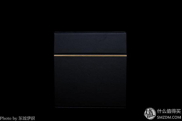 智能手表在无法像微信那样横空出世,创造需求使人们不得不依赖之前,它只能靠美色去诱惑,要能够融入生活,才能让人们愿意在日常生活中去戴它。