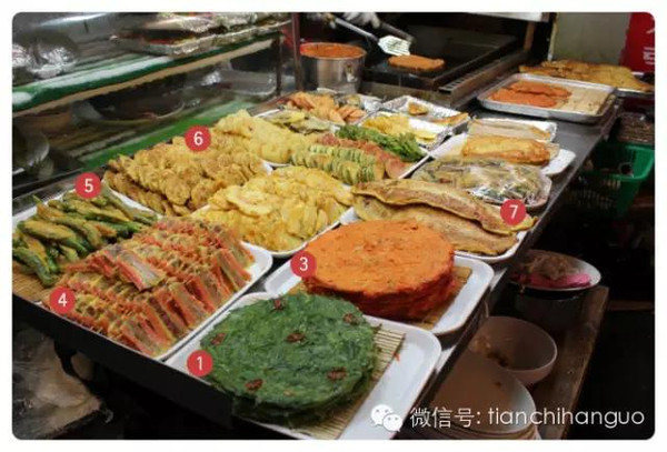首尔广藏市场煎饼、生拌牛肉、鸦片紫菜包饭美