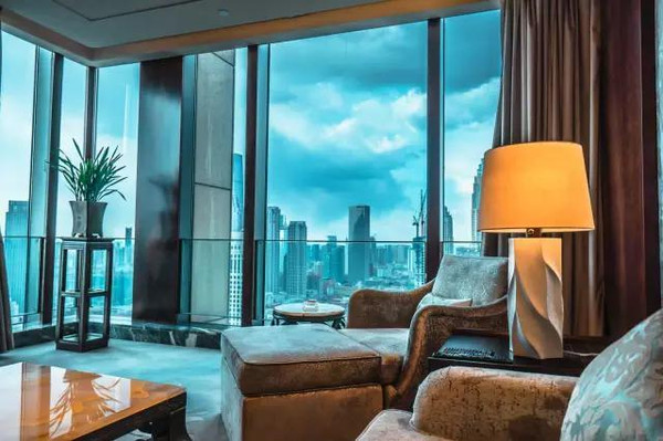 他们竟花10个亿只看城市最美窗景